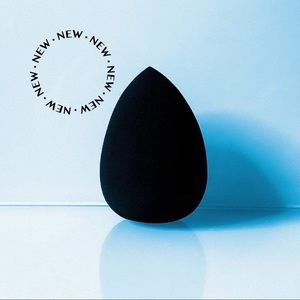 Taia Cosmetics Beauty Blender -super soft & bouncy